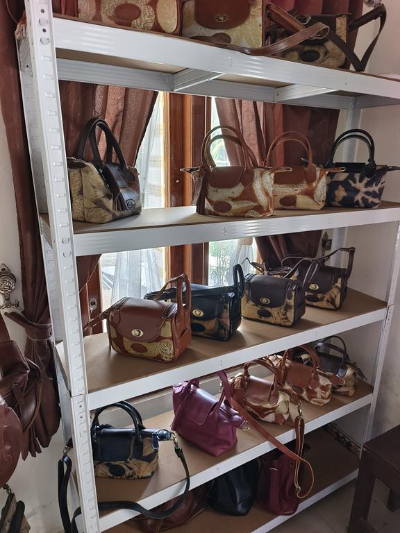 filter: 0; fileterIntensity: 0.0; filterMask: 0; captureOrientation: 90;
algolist: 0;
multi-frame: 1;
brp_mask:0;
brp_del_th:null;
brp_del_sen:null;
delta:null;
module: photo;hw-remosaic: false;touch: (-1.0, -1.0);sceneMode: 3145728;cct_value: 0;AI_Scene: (-1, -1);aec_lux: 0.0;aec_lux_index: 0;albedo:  ;confidence:  ;motionLevel: -1;weatherinfo: null;temperature: 38;