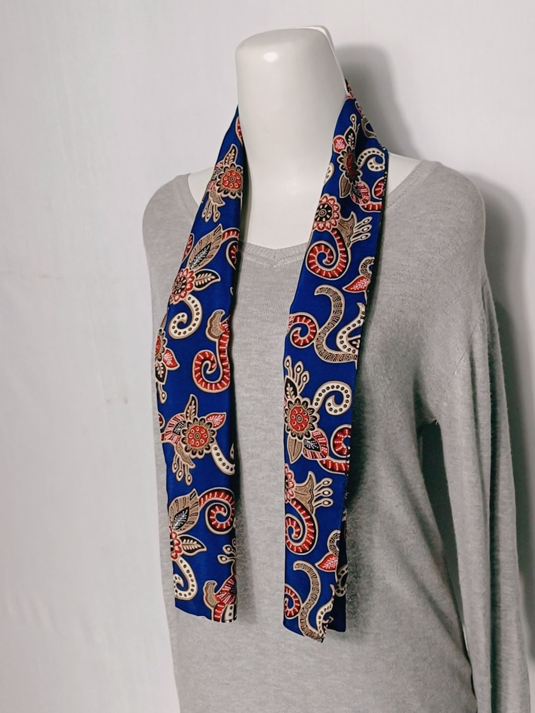 1 Women traditional scarf bunga merah