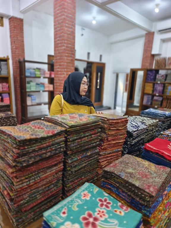 traditional batik of Indonesia (3)