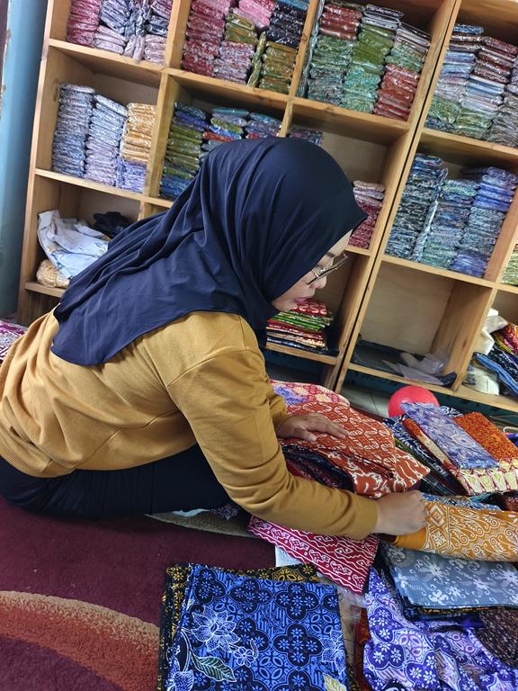 traditional batik of Indonesia (6)