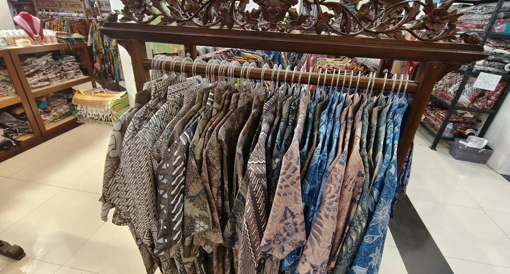 traditional batik of Indonesia (7)