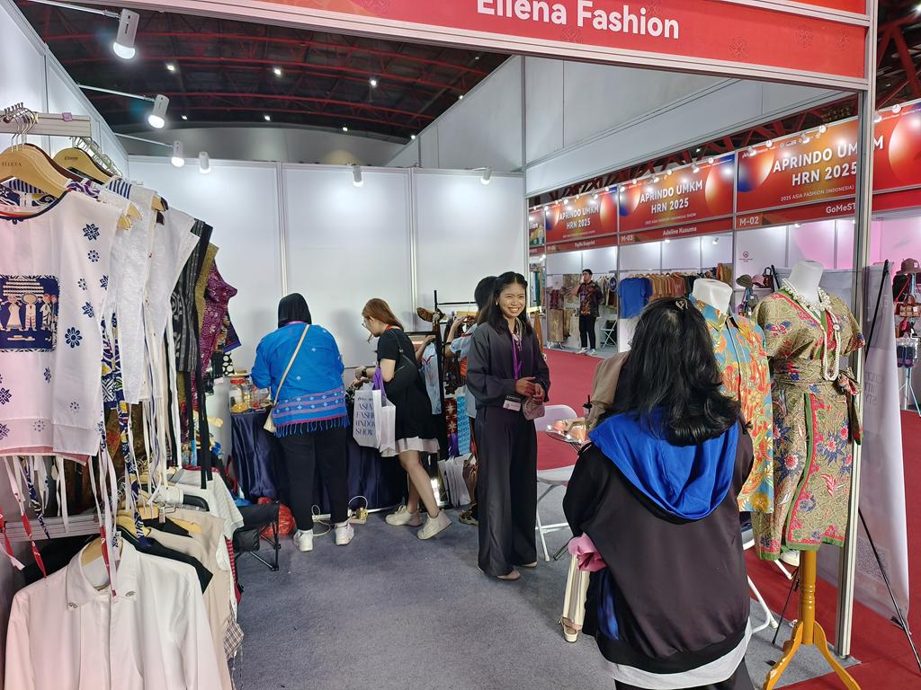 Asia Fashion Week Aug25 (6)